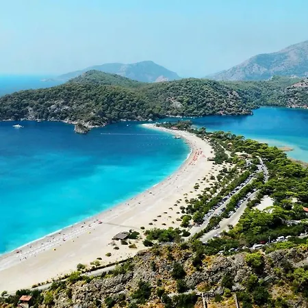 Cheerful 4 Bed With Pool 5 Mints 2 Prázdninový dům Oludeniz